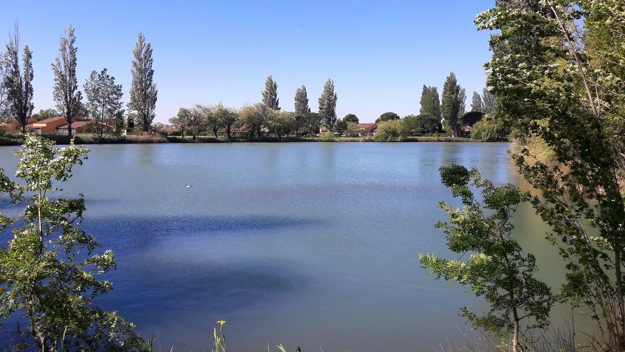 Residence Odalys Le Village Camarguais Les Gardians อาร์ลส์ ภายนอก รูปภาพ
