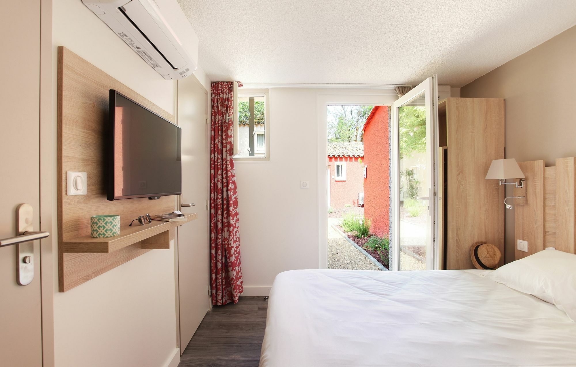 Residence Odalys Le Village Camarguais Les Gardians อาร์ลส์ ภายนอก รูปภาพ