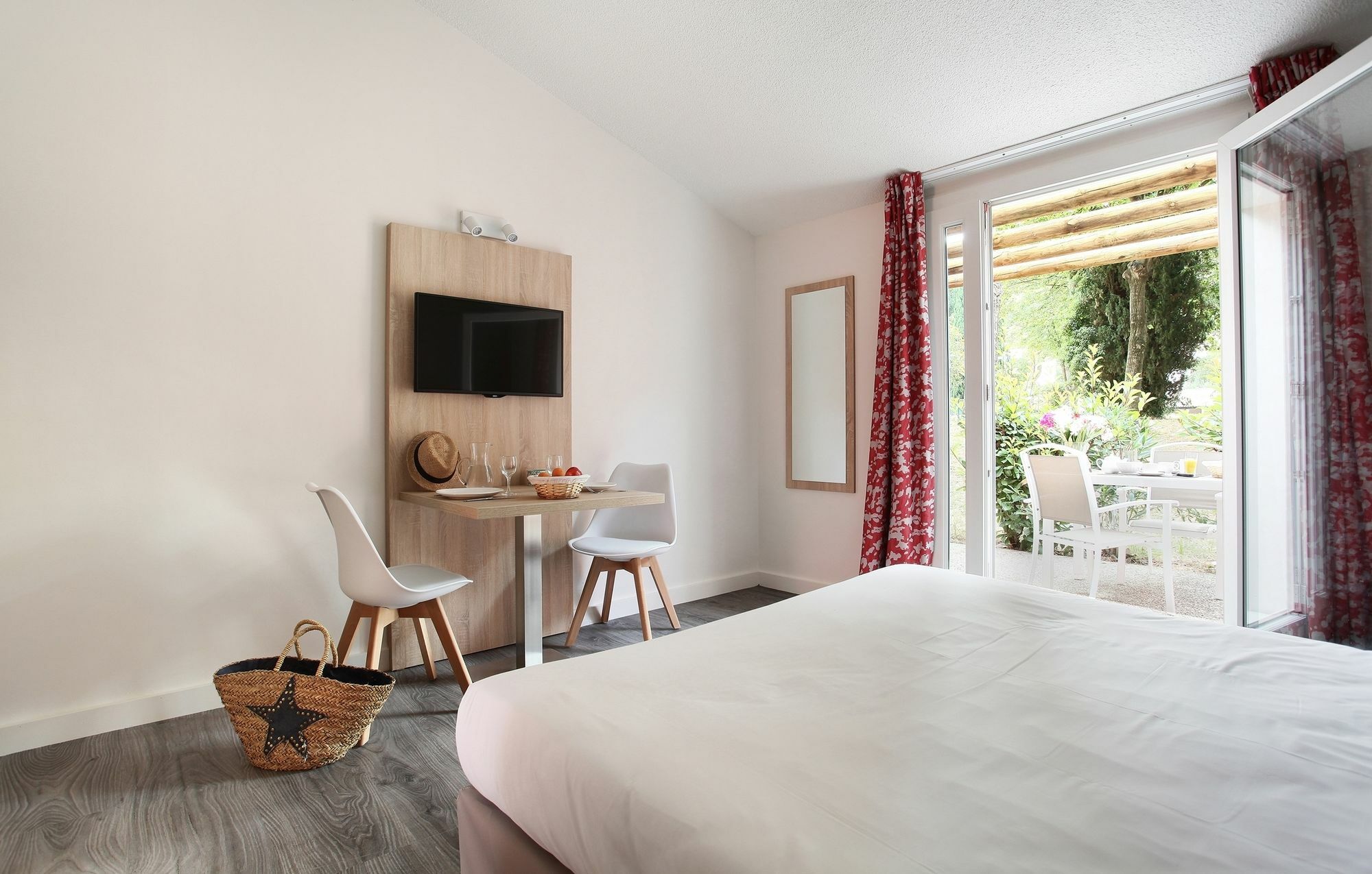 Residence Odalys Le Village Camarguais Les Gardians อาร์ลส์ ภายนอก รูปภาพ
