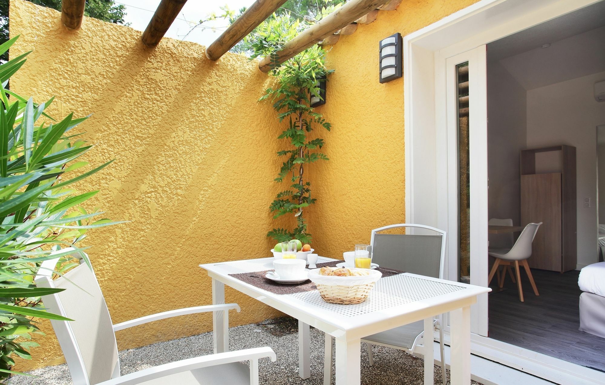 Residence Odalys Le Village Camarguais Les Gardians อาร์ลส์ ภายนอก รูปภาพ
